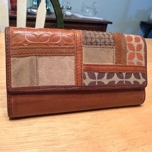 🗝️ Genuine Vintage Fossil Leather Trifold Wallet 🗝️